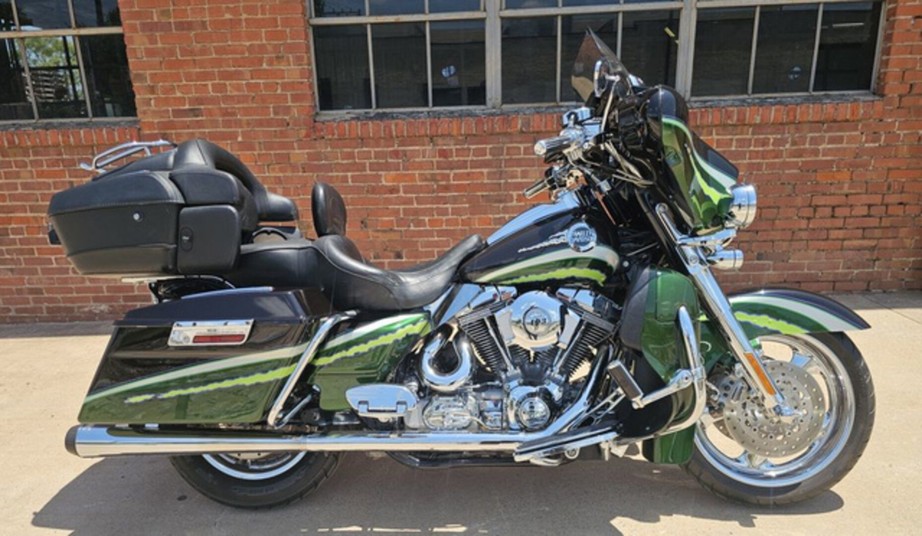 Used 2006 Harley-Davidson FLHTCUSE - Ultra Classic Electra Glide